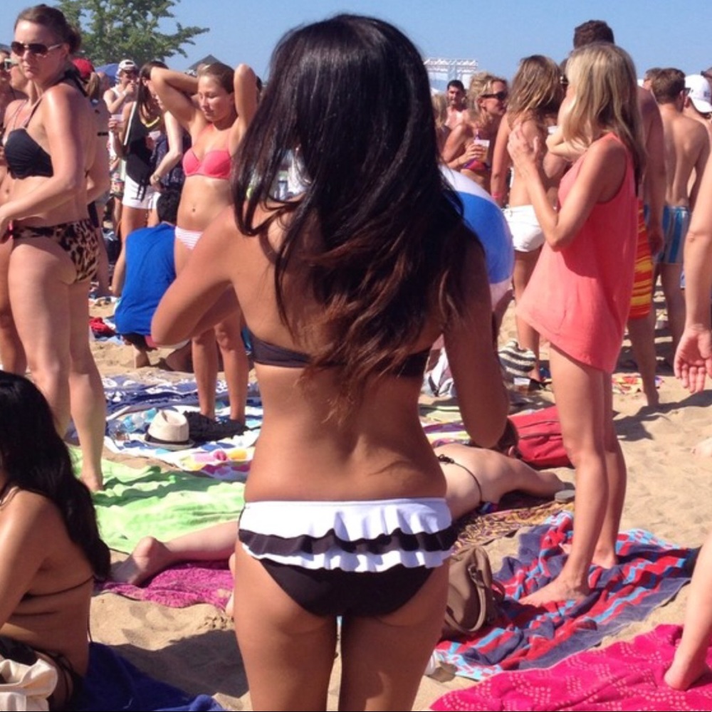 Bow Tie Ruffled Bikini - Picture 3 of 4
